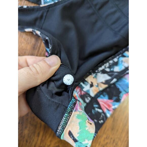 Lululemon Time to Sweat bra 4 - Picture 7 of 9